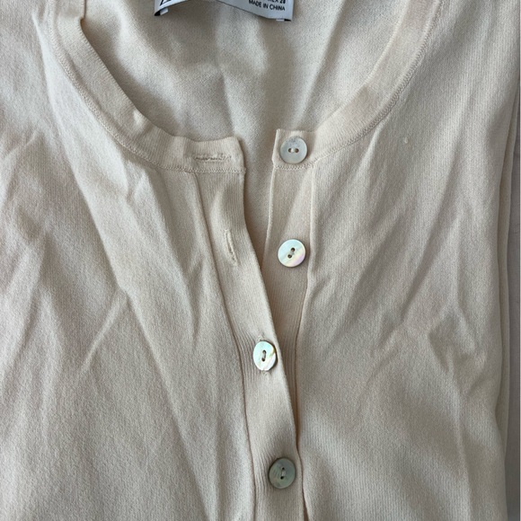 Button up top - Picture 6 of 6